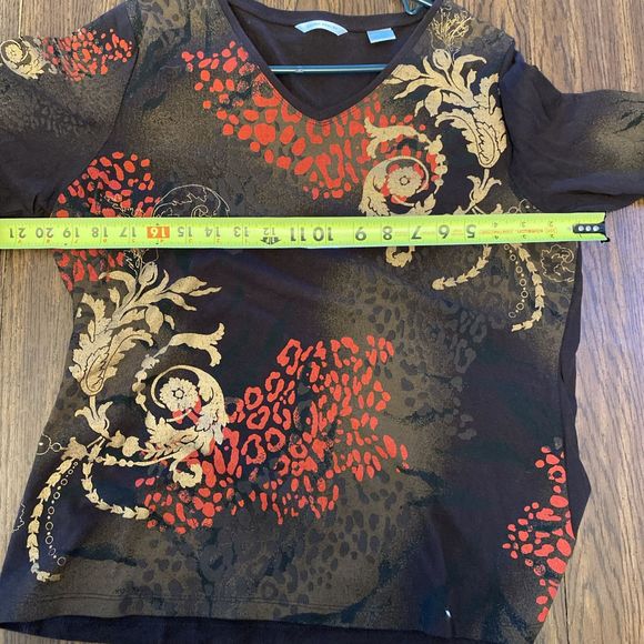 Laura Ashley Blouse Women’s Size Large 3/4 Sleeve V Neck Relaxed Floral Animal - Picture 7 of 8